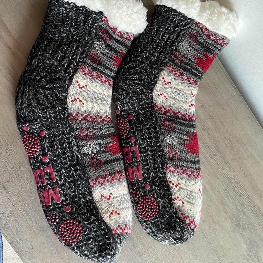 Mukluk slipper socks